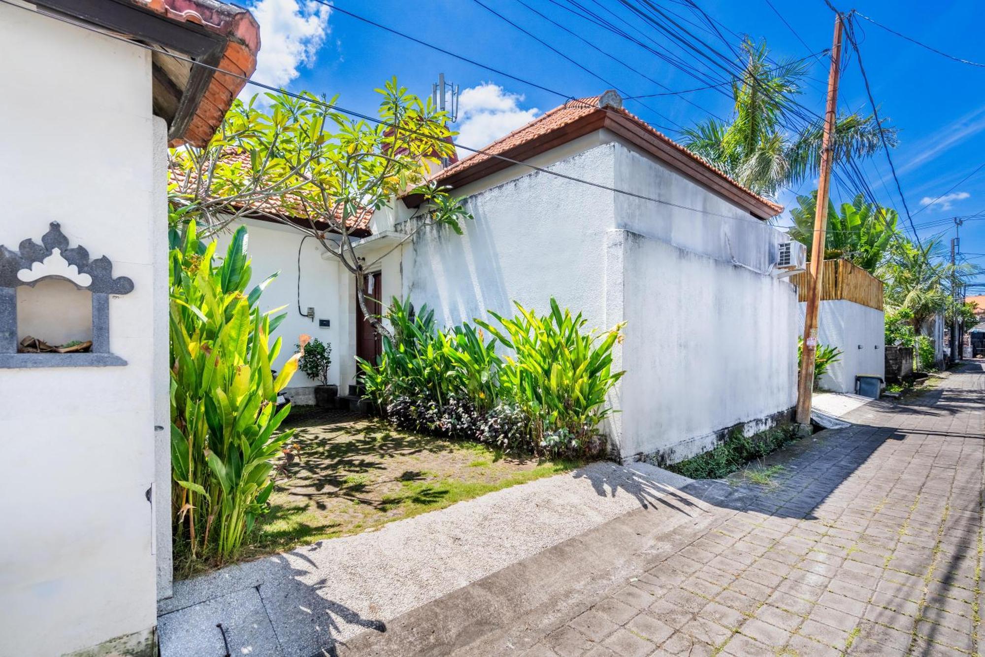 Private In Tropical Pool Wisma tamu Seminyak (Bali)