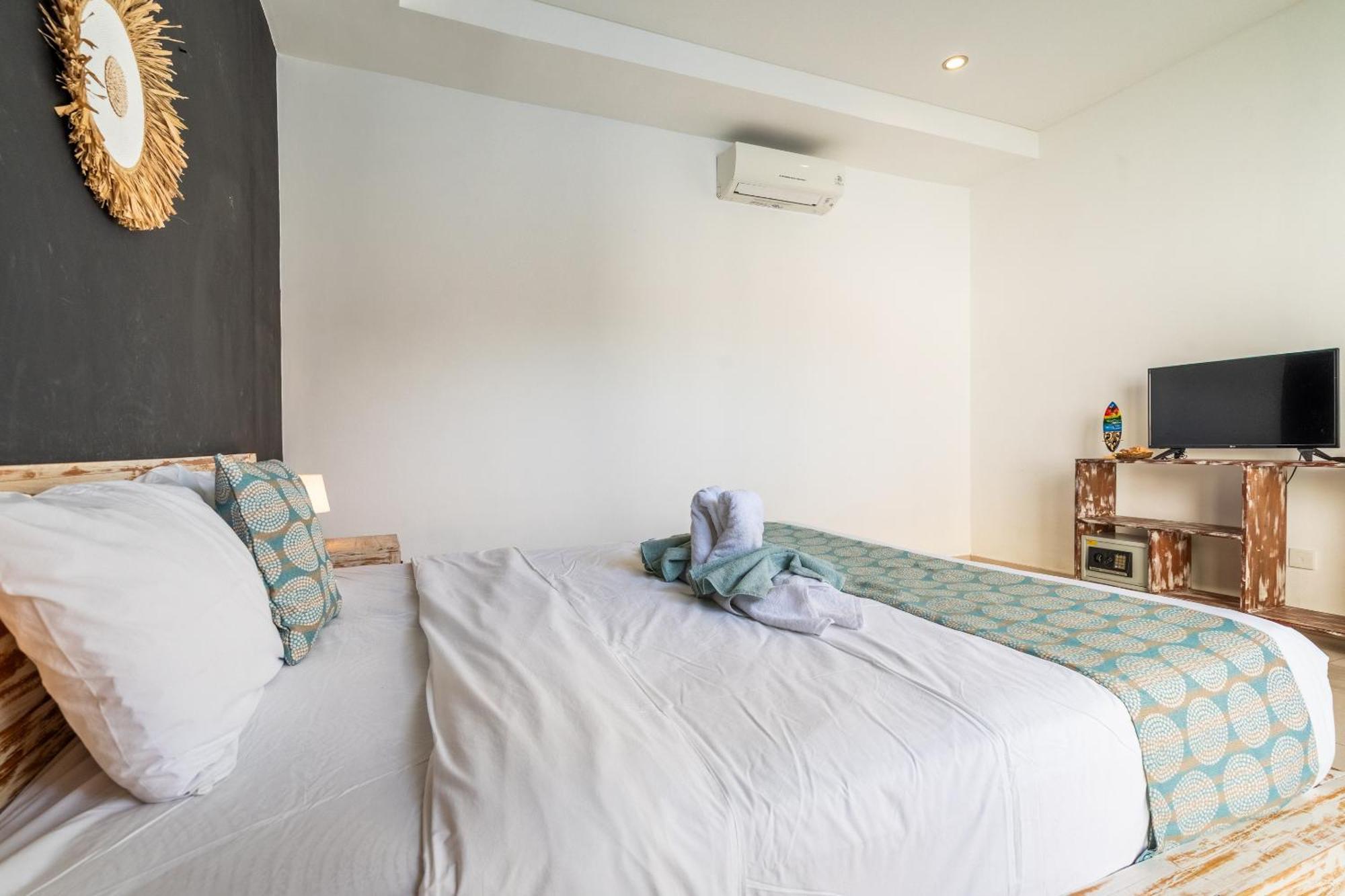 Private In Tropical Pool Seminyak (Bali)
