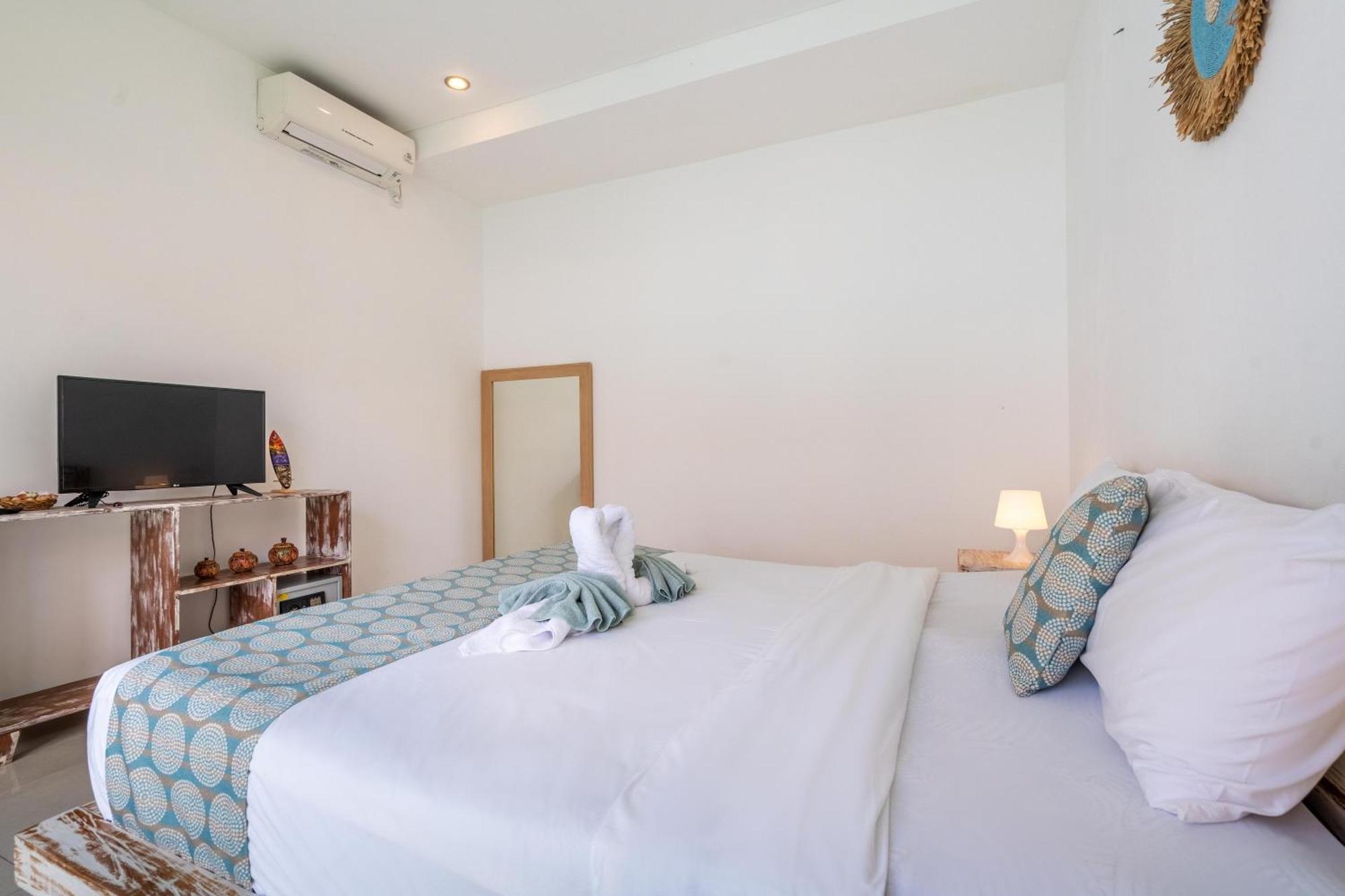 Private In Tropical Pool Seminyak (Bali)