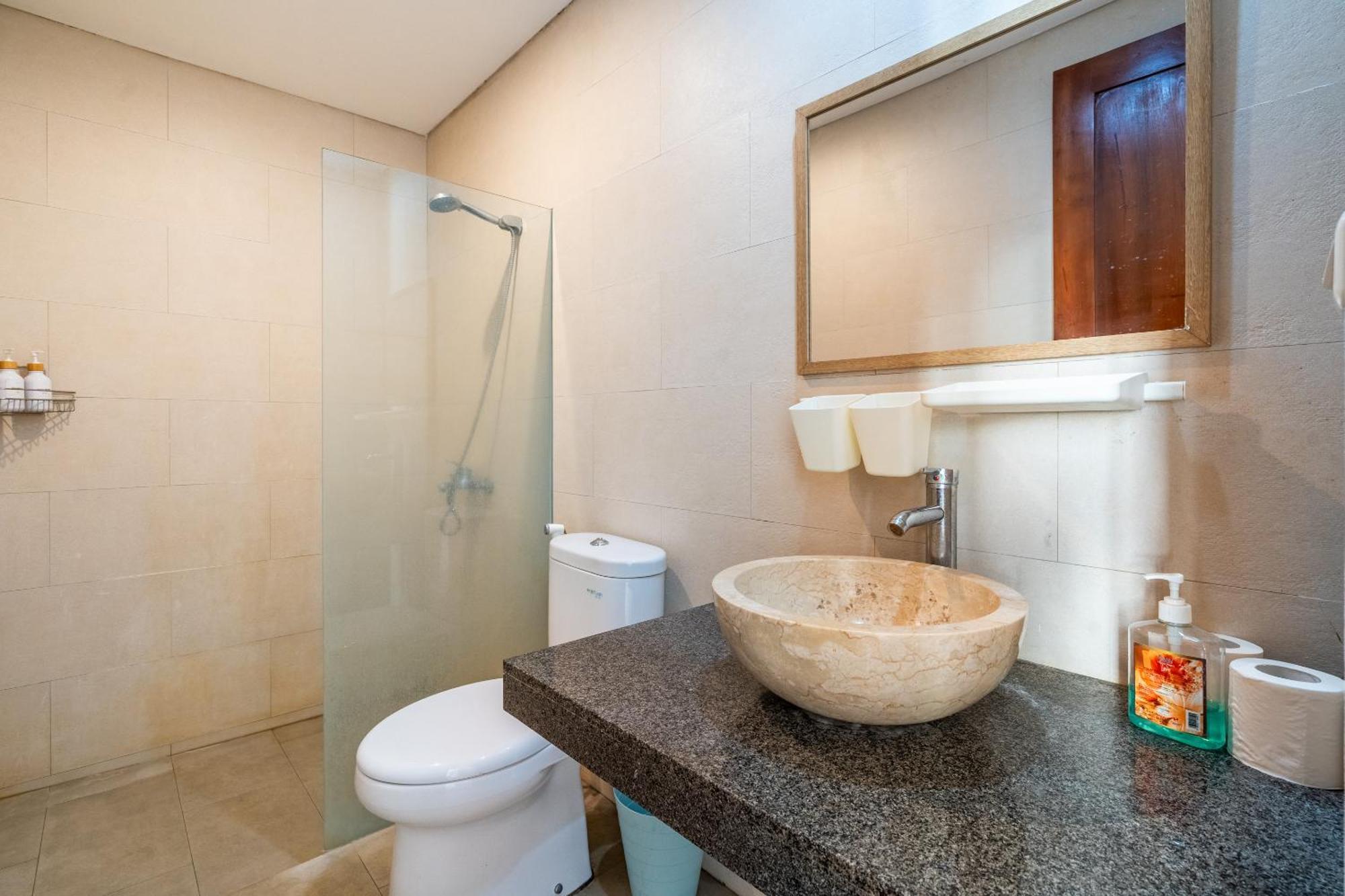 Private In Tropical Pool Wisma tamu